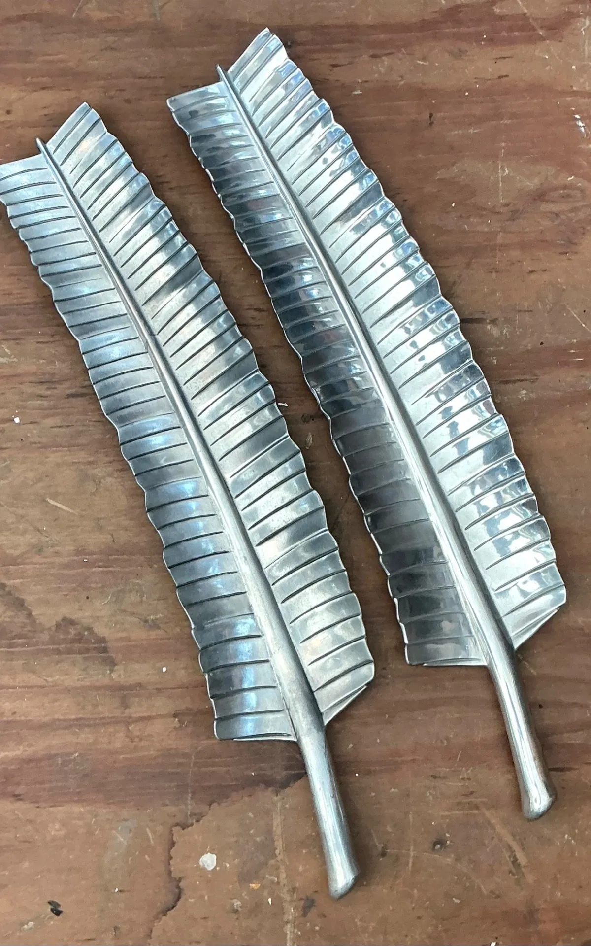 Vintage Aluminum Banana Leaf Platters - Set of 2 — additional photo 5