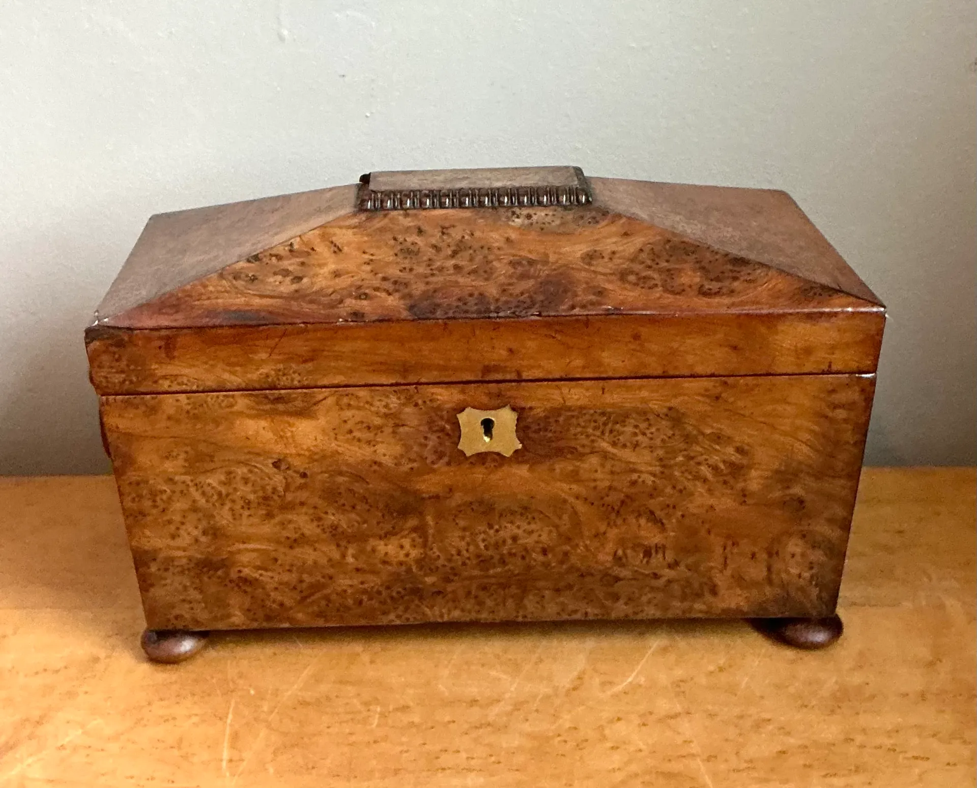 Vintage Burl and Brass Decorative Box — additional photo 3