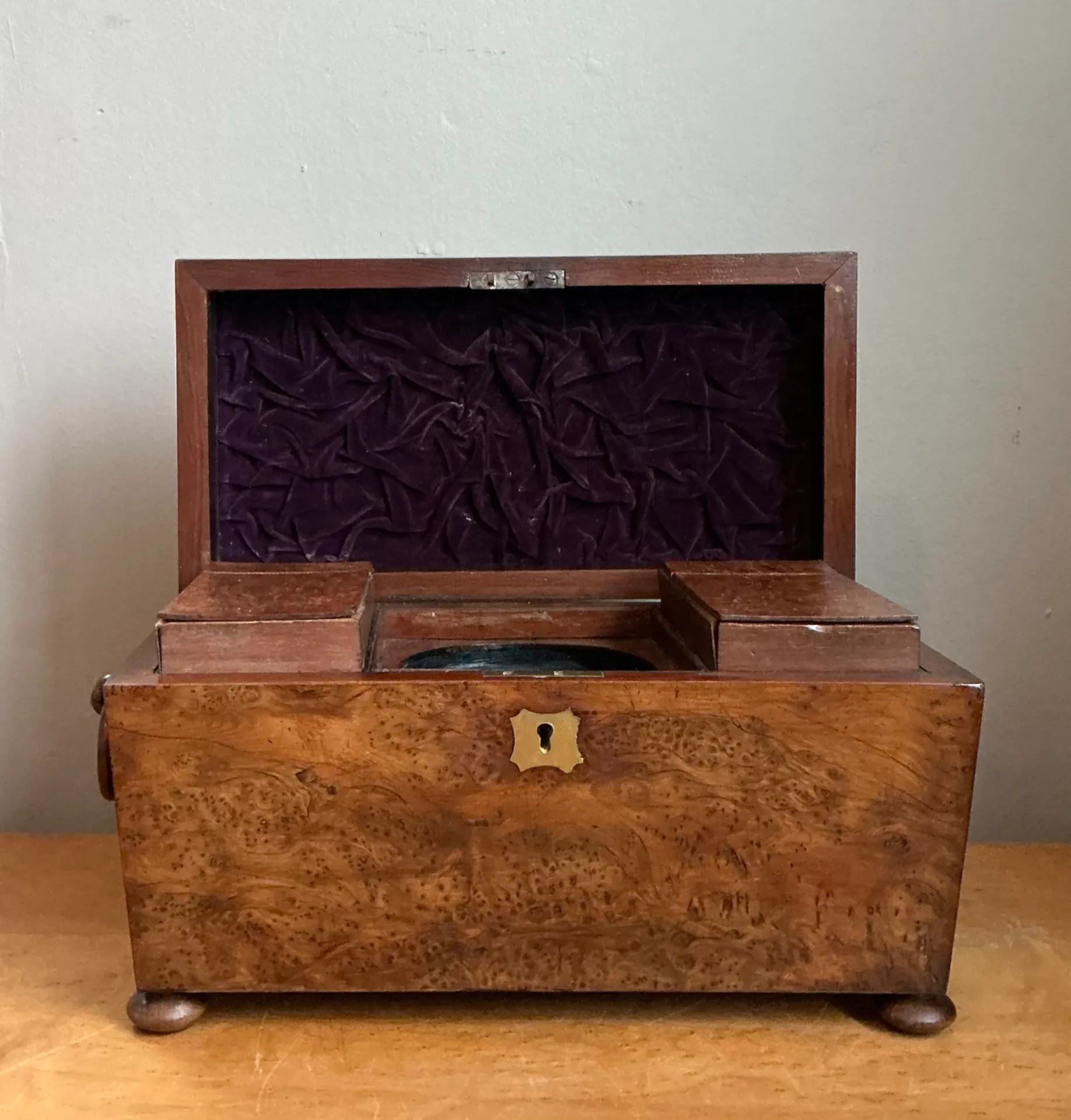 Vintage Burl and Brass Decorative Box — additional photo 8