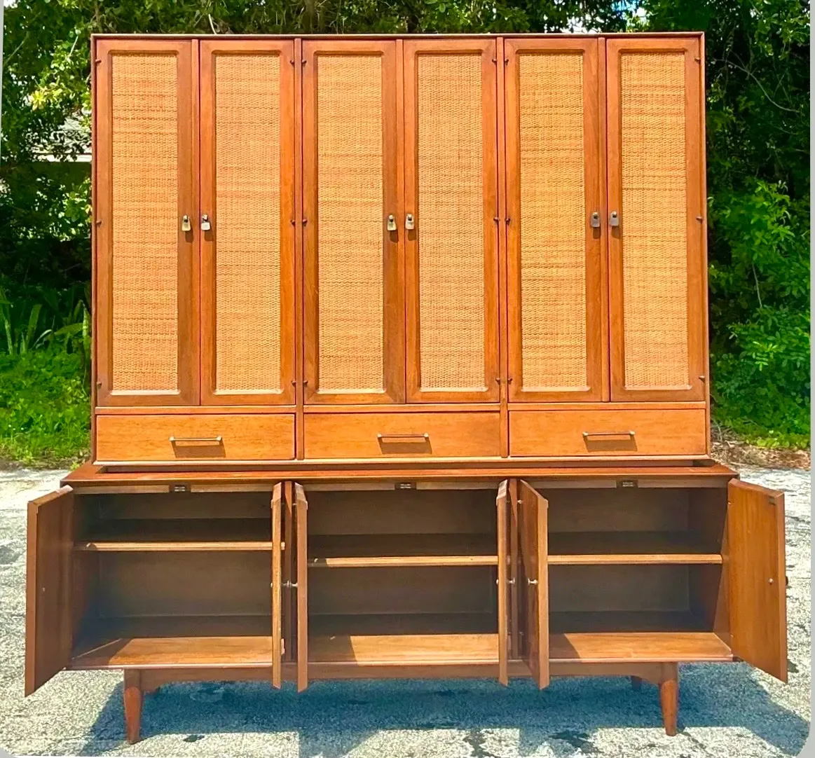 Vintage MCM Ramseur Seagrass China Cabinet — additional photo 4