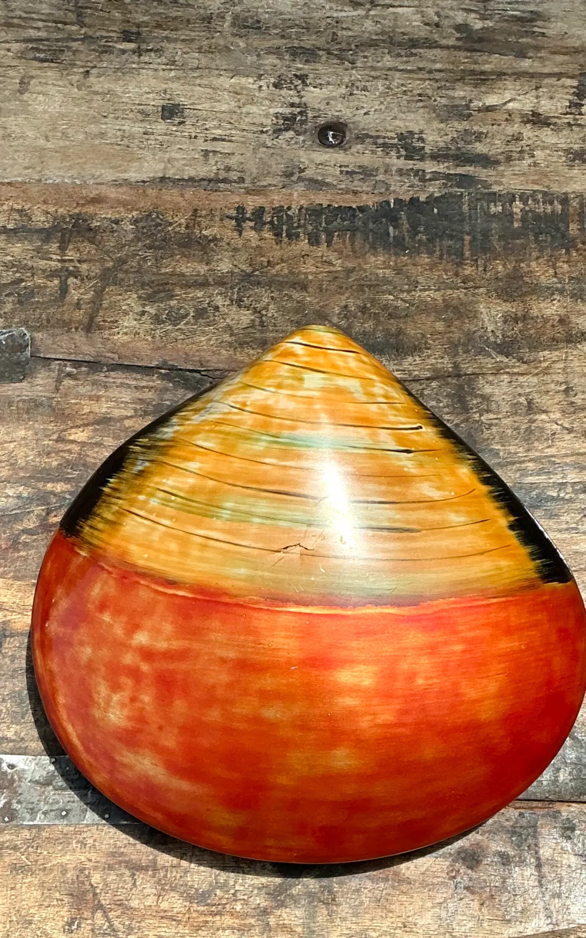 Vintage Lacquered Clam Shell Box — additional photo 2