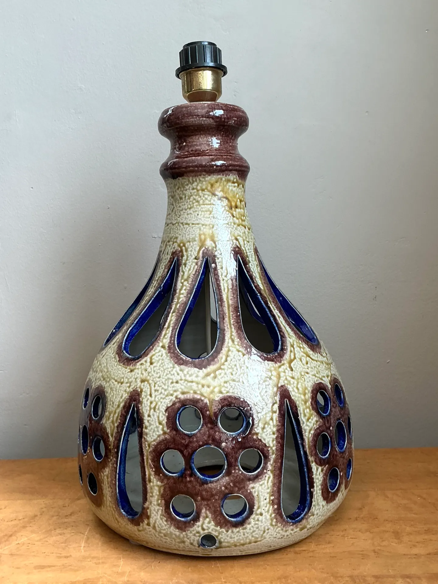 Vintage MCM Pierced Ceramic Table Lamp — additional photo 1