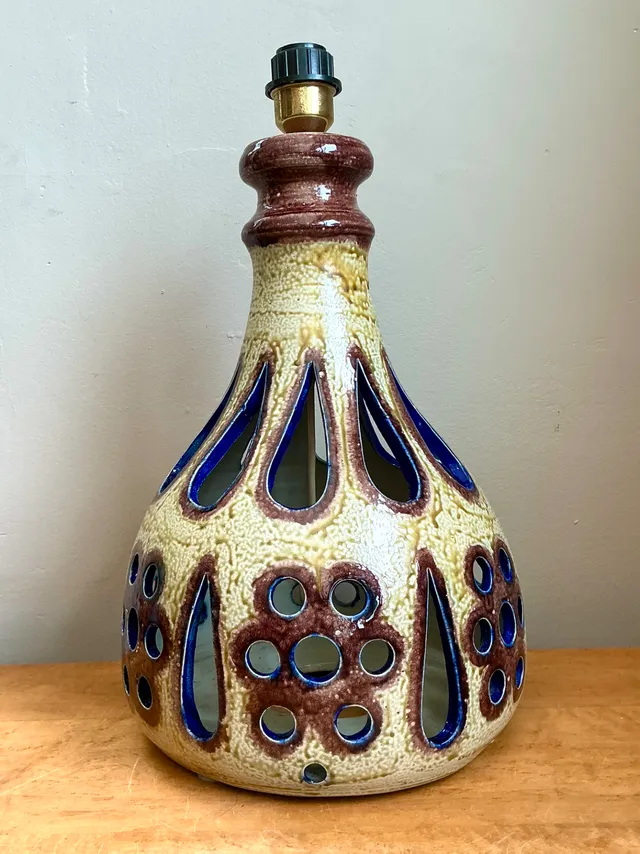 Vintage MCM Pierced Ceramic Table Lamp — additional photo 4