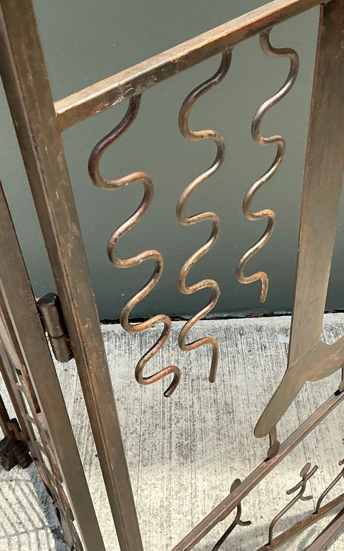 Vintage Iron Abstract Figurative Folding Screen — additional photo 1