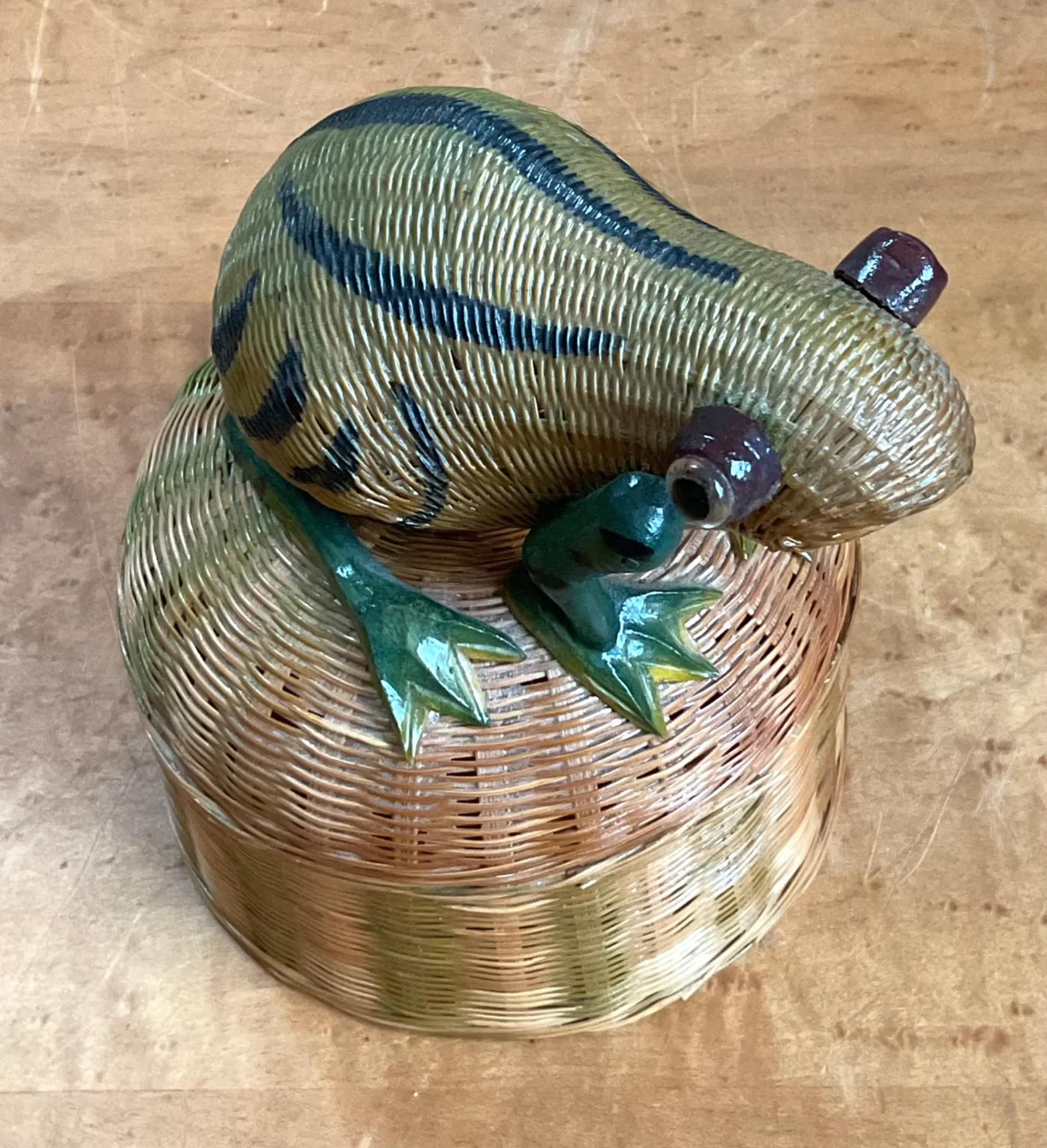 Vintage Shanghai Weave Frog Basket — additional photo 1