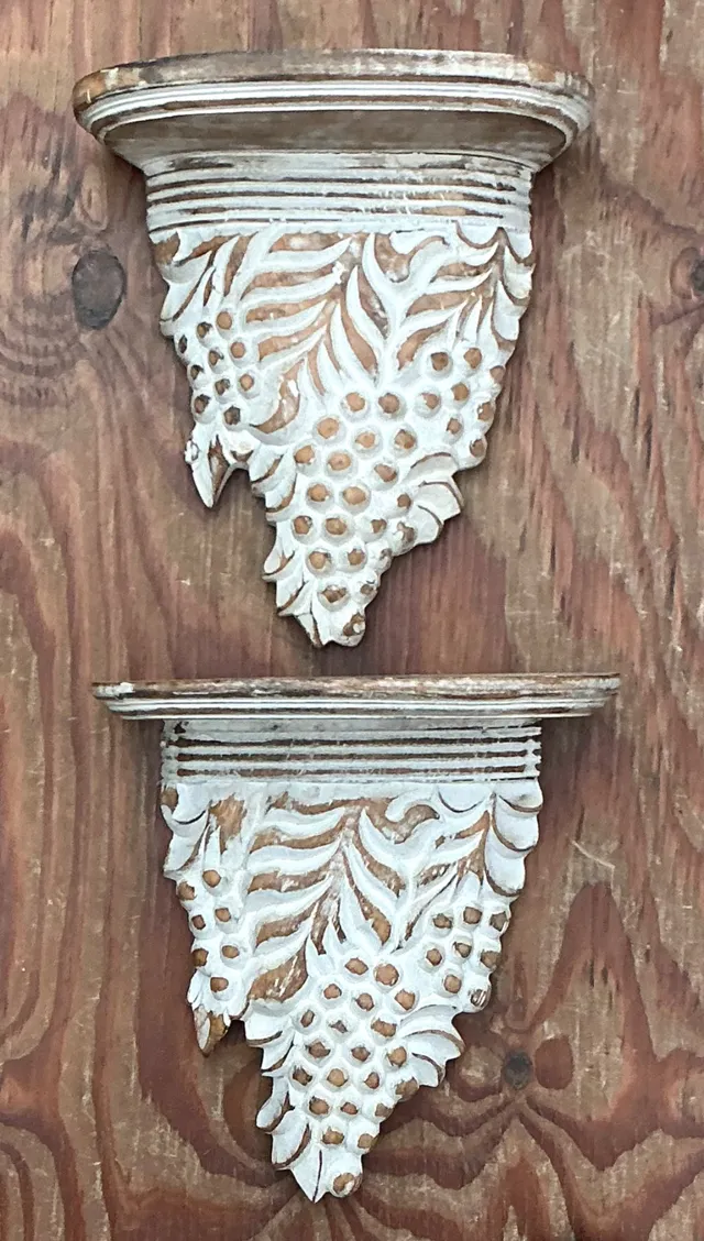 Vintage Carved Wood Grape Wall Brackets - Pair — additional photo 1