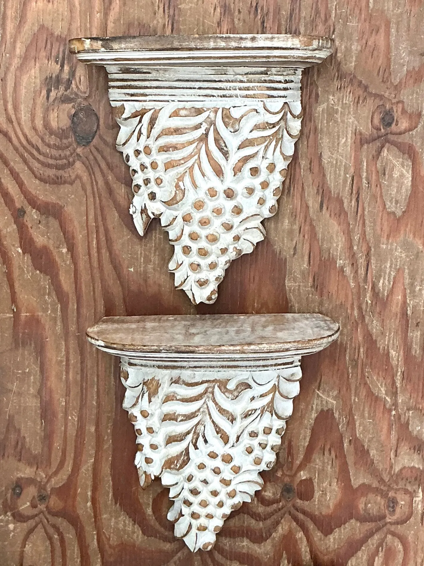 Vintage Carved Wood Grape Wall Brackets - Pair — additional photo 3