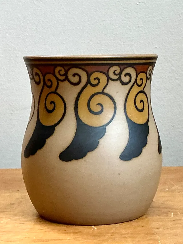 Vintage Swirl Motif Ceramic Vase — additional photo 2