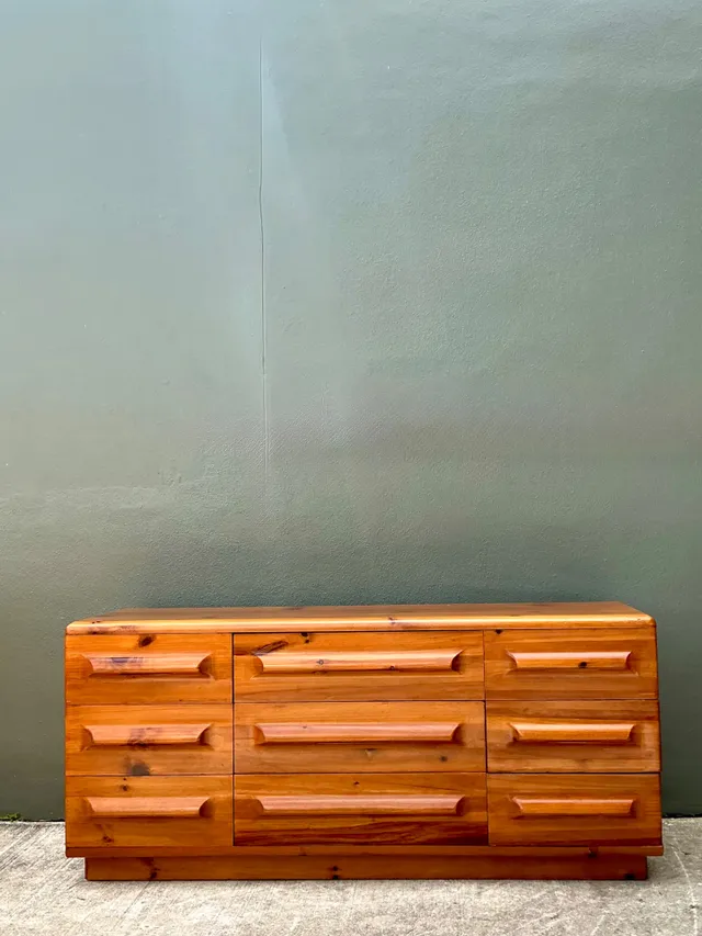 Vintage MCM Knotty Pine Dresser — additional photo 2