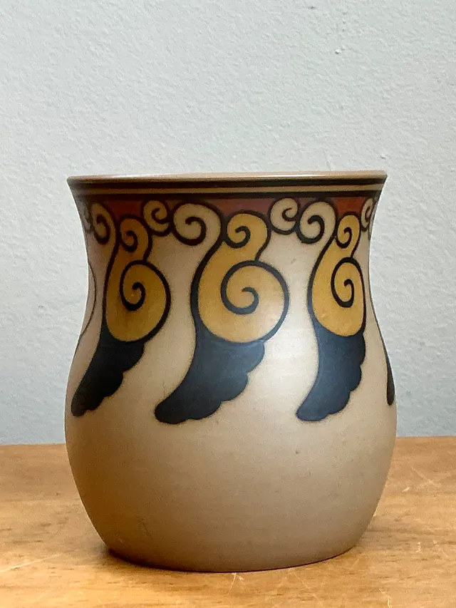 Vintage Swirl Motif Ceramic Vase — additional photo 5