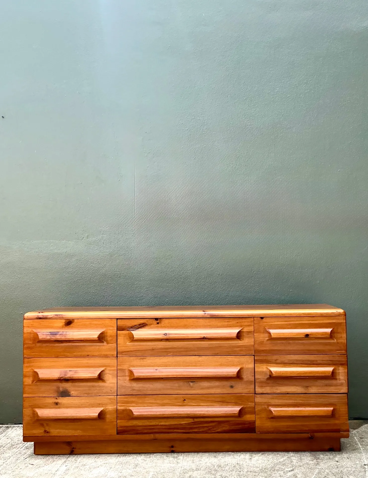 Vintage MCM Knotty Pine Dresser — additional photo 4