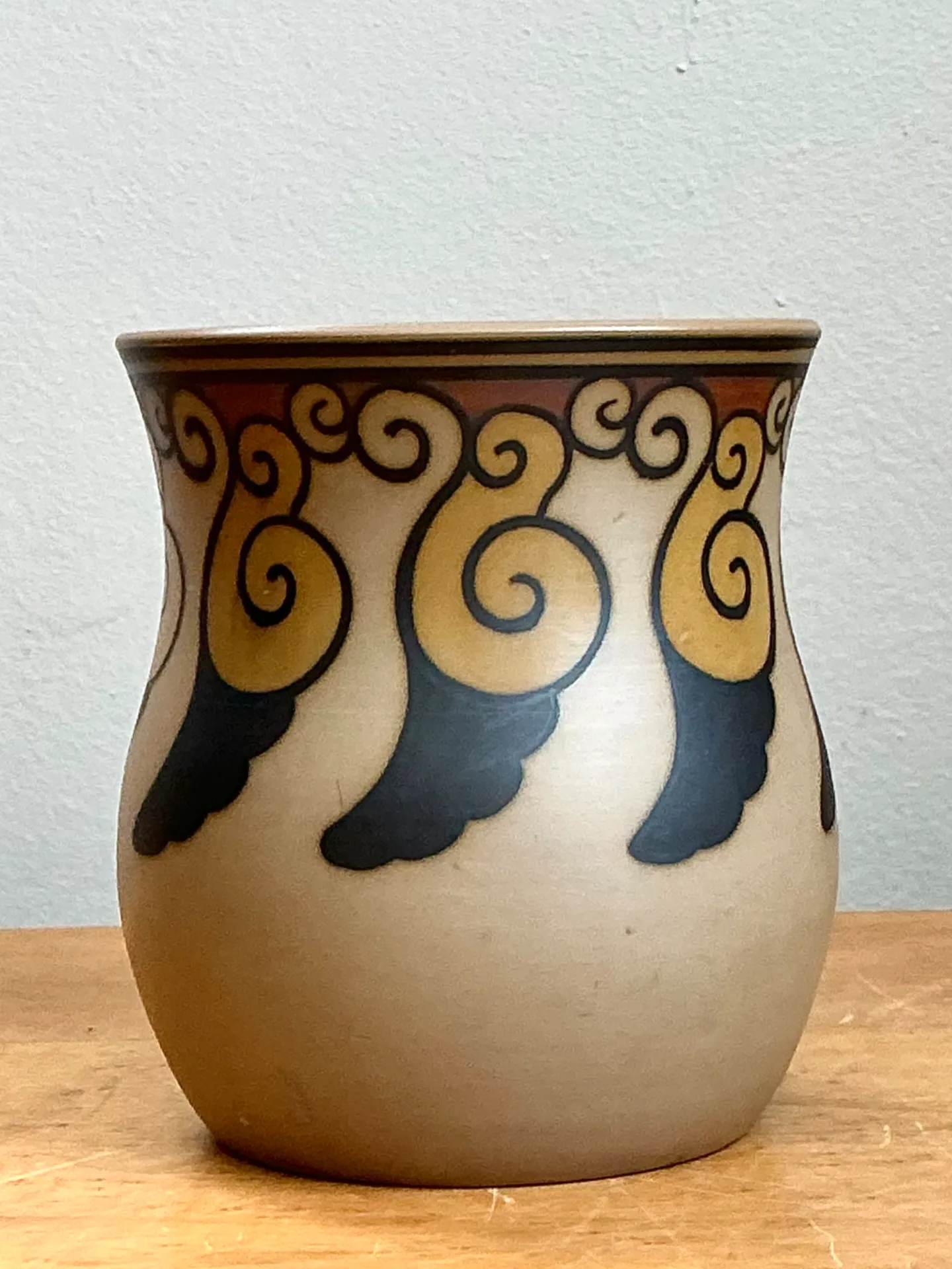 Vintage Swirl Motif Ceramic Vase — additional photo 7