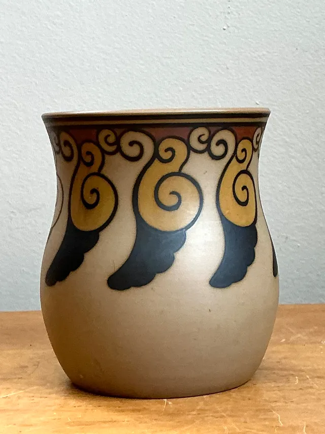 Vintage Swirl Motif Ceramic Vase — additional photo 6