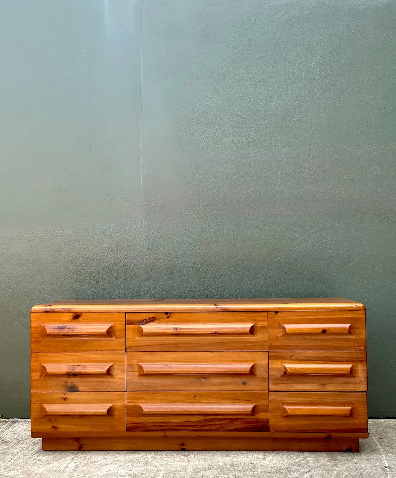 Vintage MCM Knotty Pine Dresser — additional photo 6