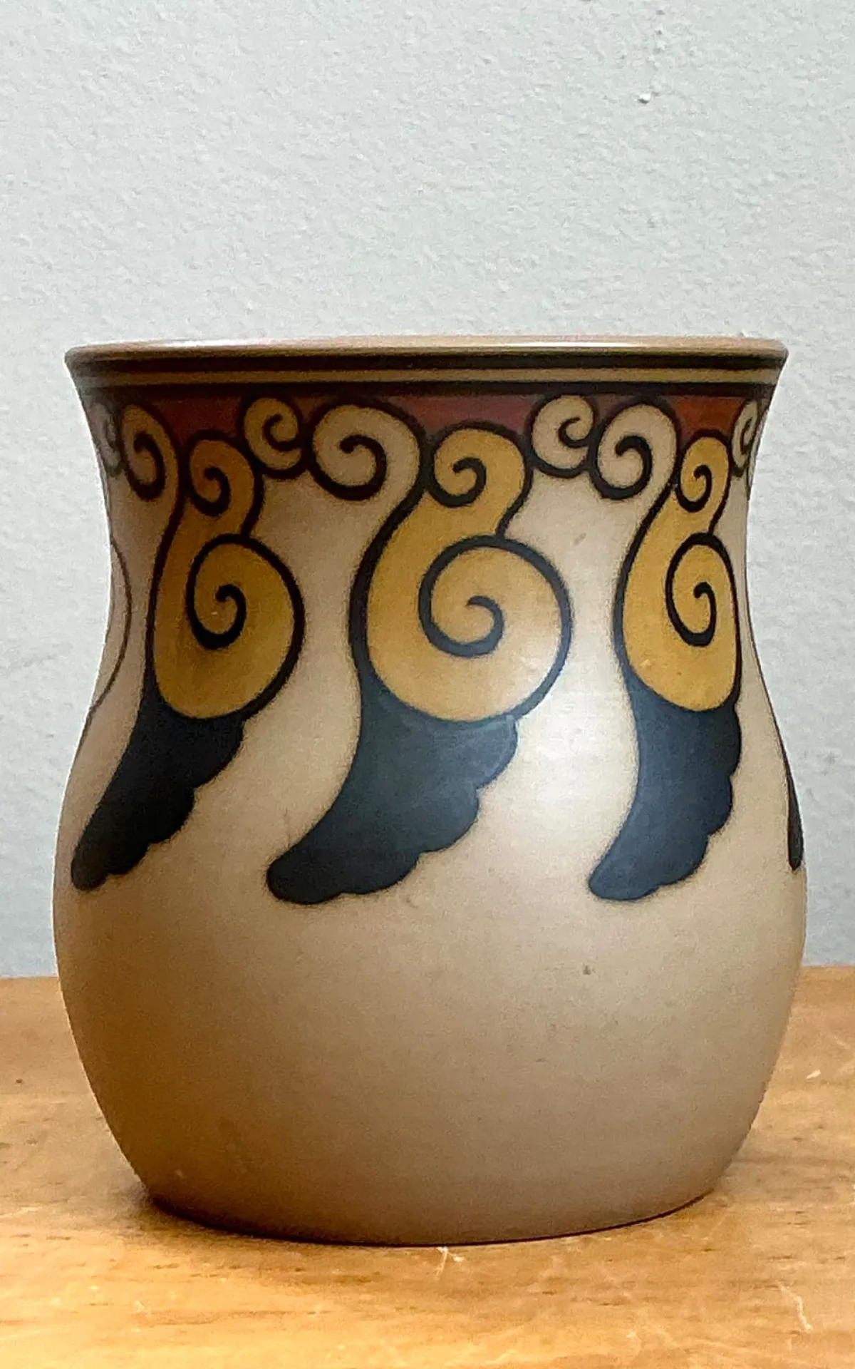 Vintage Swirl Motif Ceramic Vase
