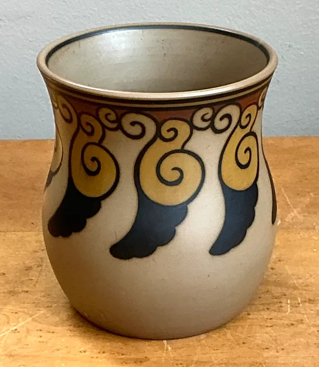 Vintage Swirl Motif Ceramic Vase — additional photo 3