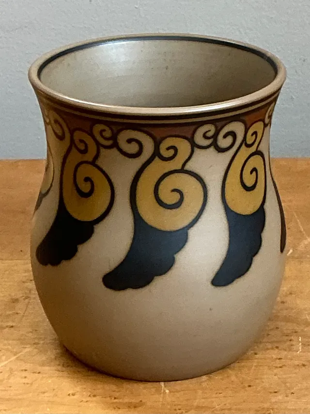 Vintage Swirl Motif Ceramic Vase — additional photo 4
