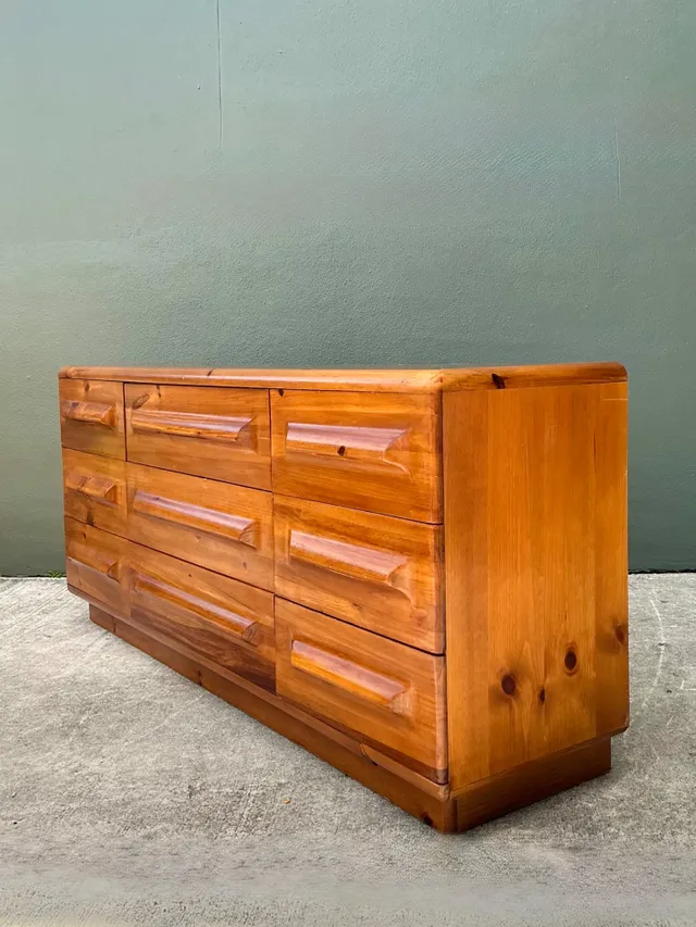 Vintage MCM Knotty Pine Dresser — additional photo 1