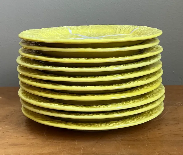 Vintage Portuguese Yellow Cabbage Leaf Plates — additional photo 1