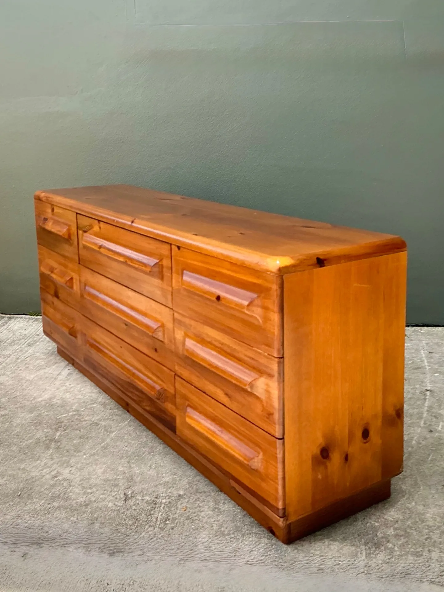 Vintage MCM Knotty Pine Dresser — additional photo 5