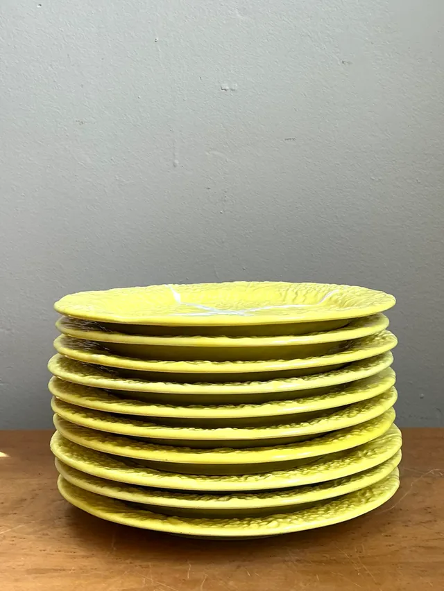 Vintage Portuguese Yellow Cabbage Leaf Plates — additional photo 6