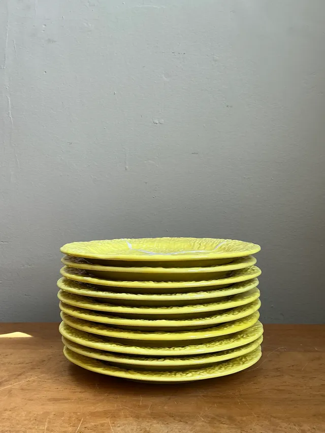 Vintage Portuguese Yellow Cabbage Leaf Plates — additional photo 4