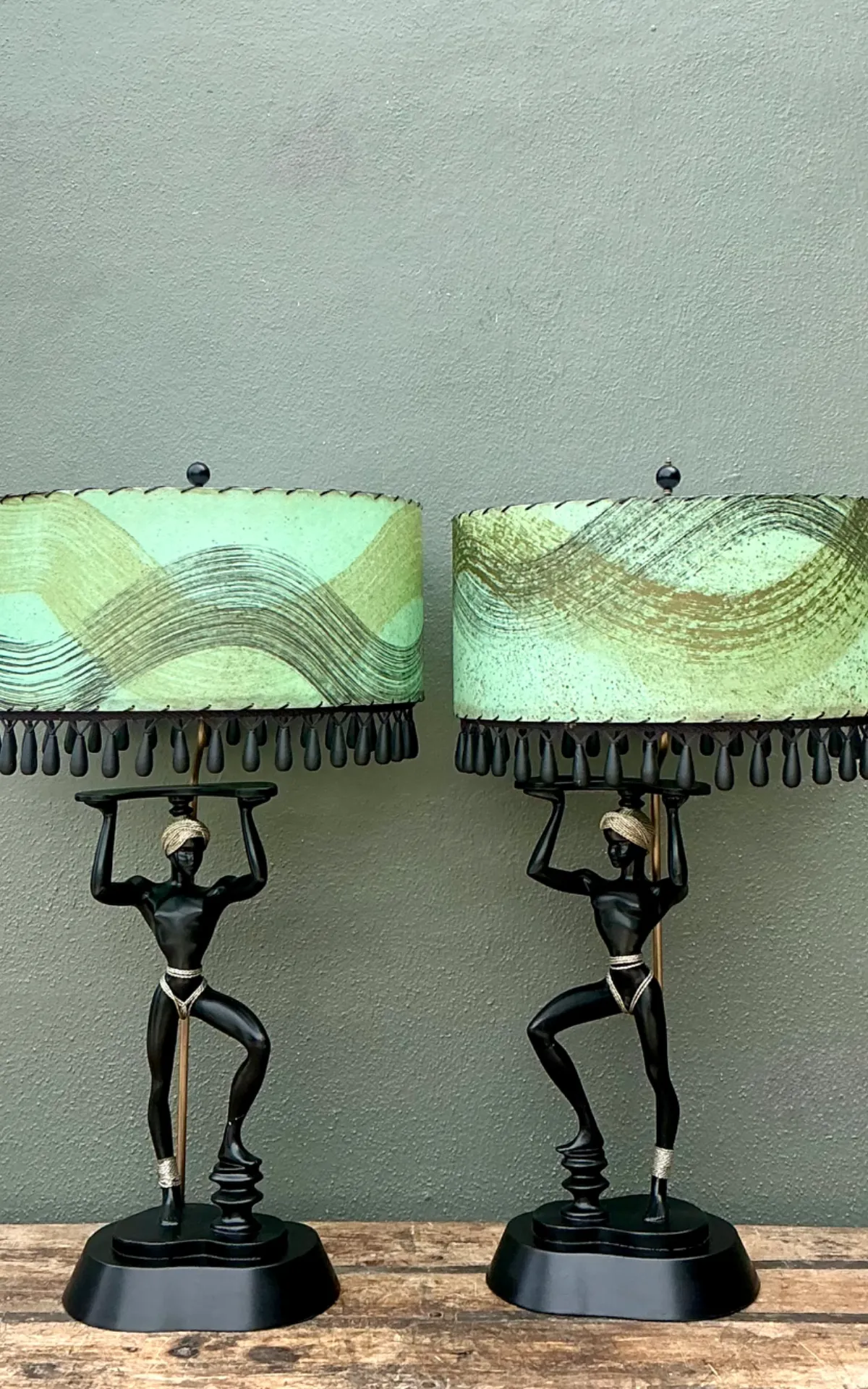 Vintage MCM Figurative Table Lamps with Green Shades - A Pair — additional photo 4