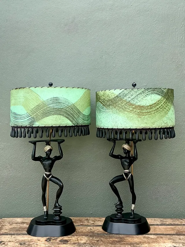 Vintage MCM Figurative Table Lamps with Green Shades - A Pair — additional photo 4