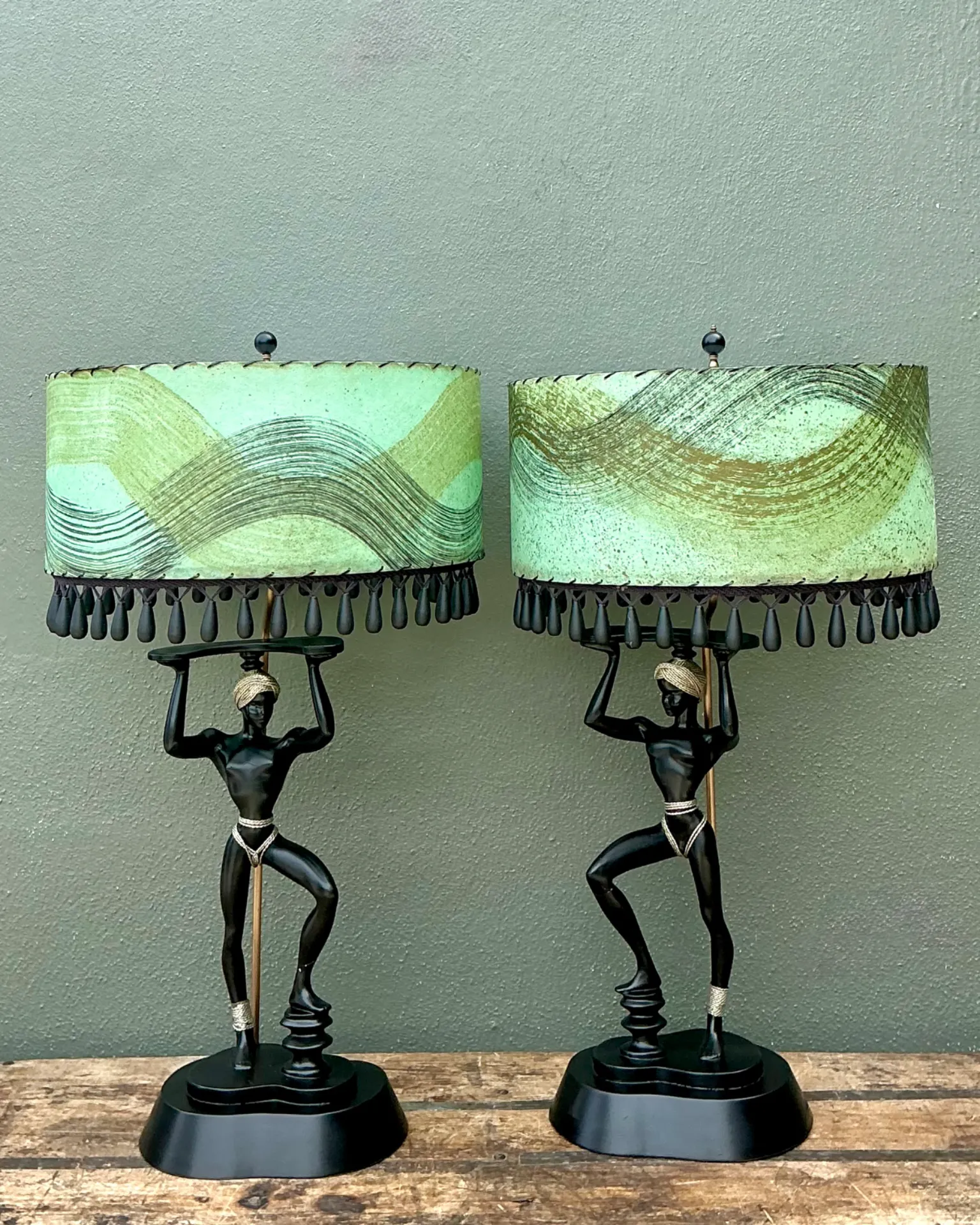 Vintage MCM Figurative Table Lamps with Green Shades - A Pair — additional photo 5