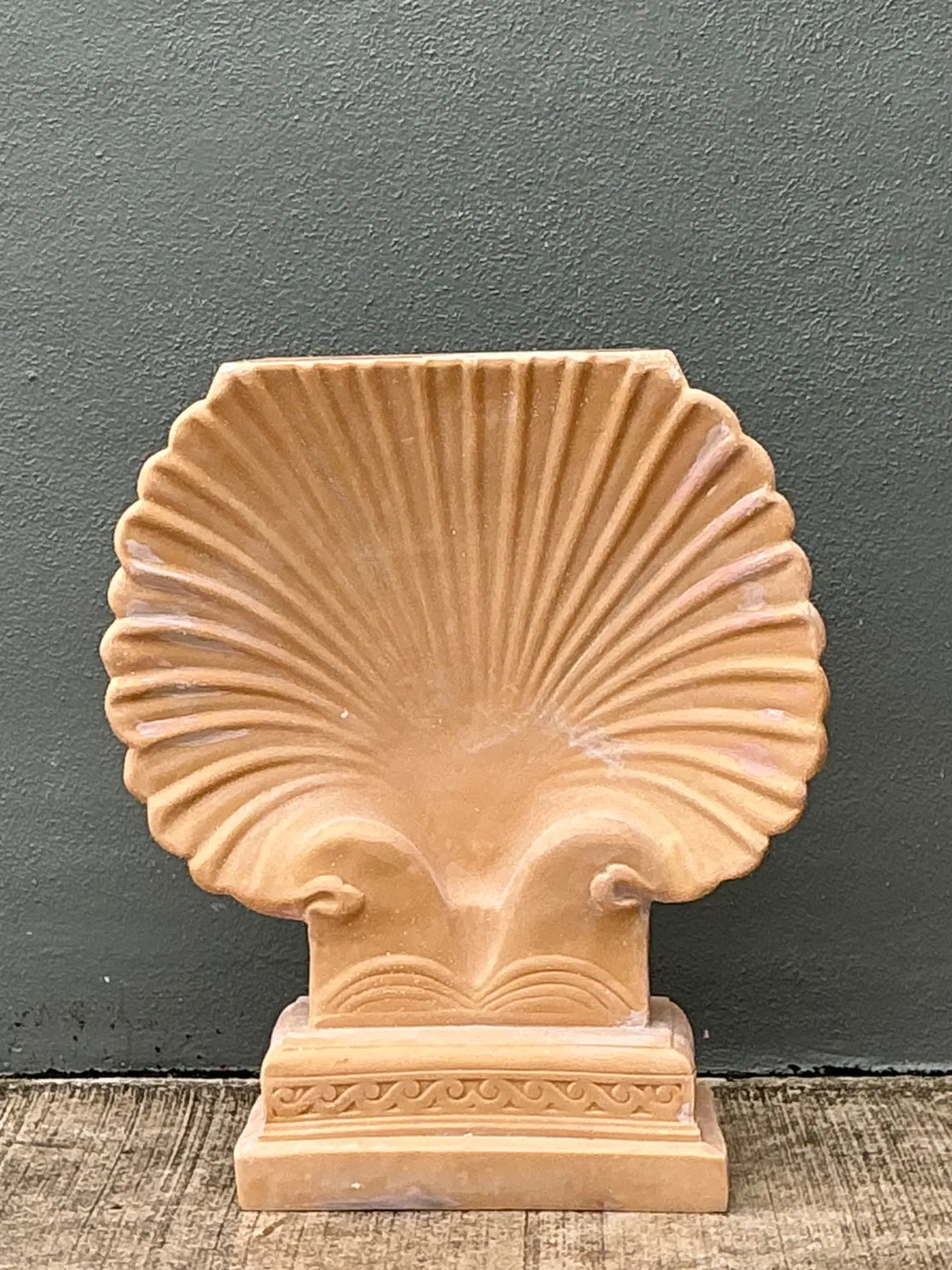 Vintage Eco-Plaster Clam Shell Console Pedestal — additional photo 8