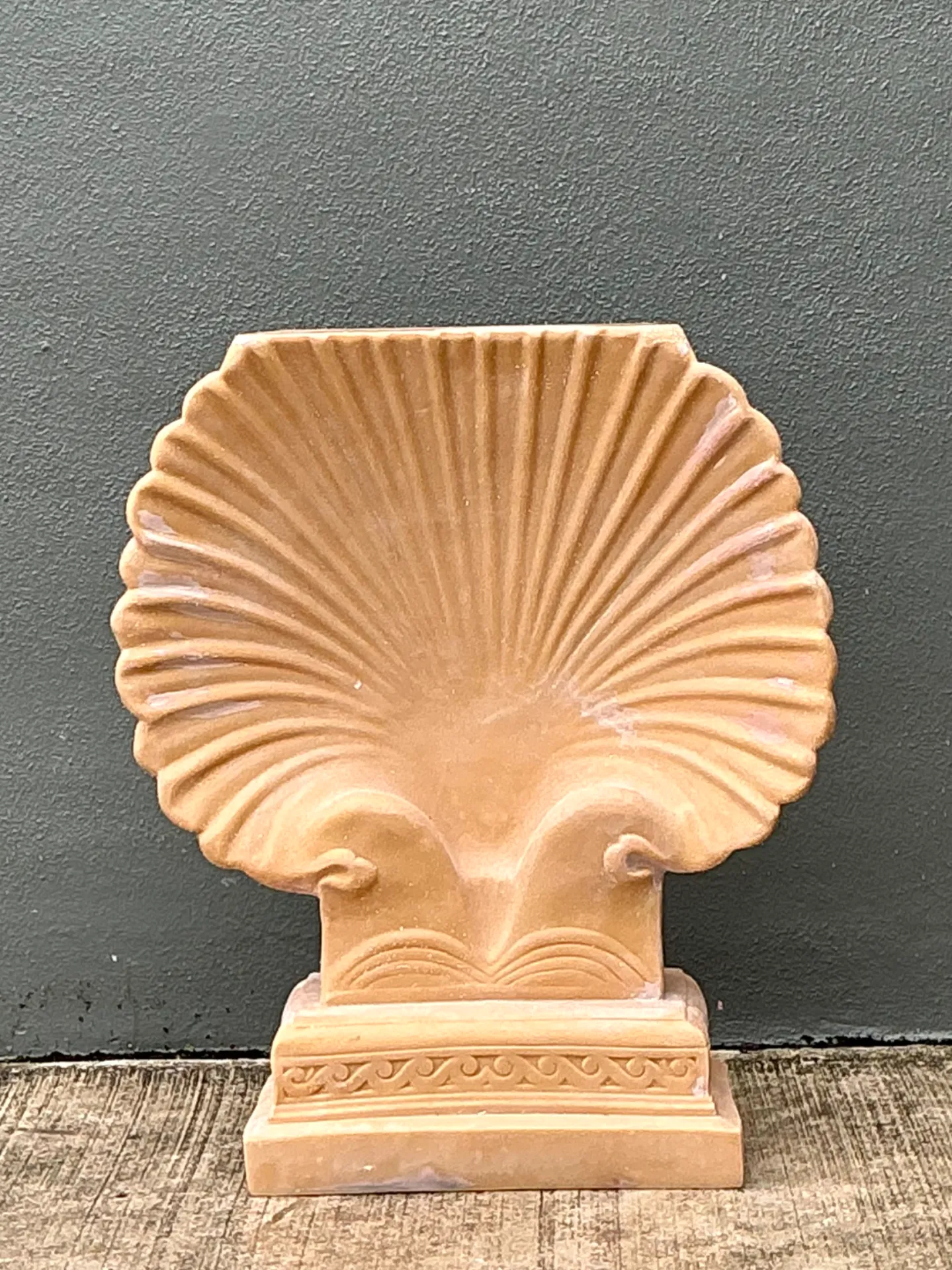 Vintage Eco-Plaster Clam Shell Console Pedestal — additional photo 5