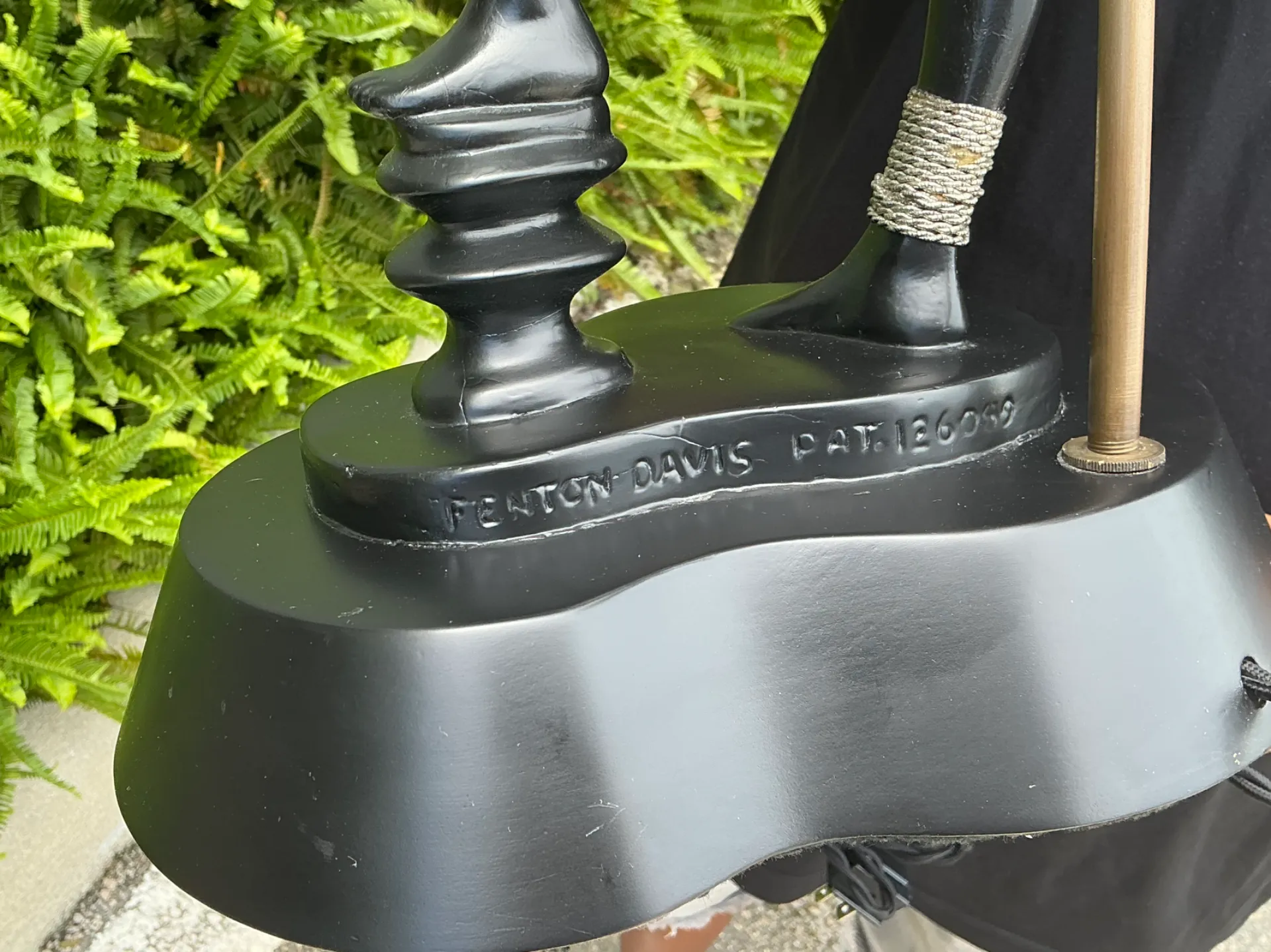 Vintage MCM Figurative Table Lamps with Green Shades - A Pair — additional photo 3