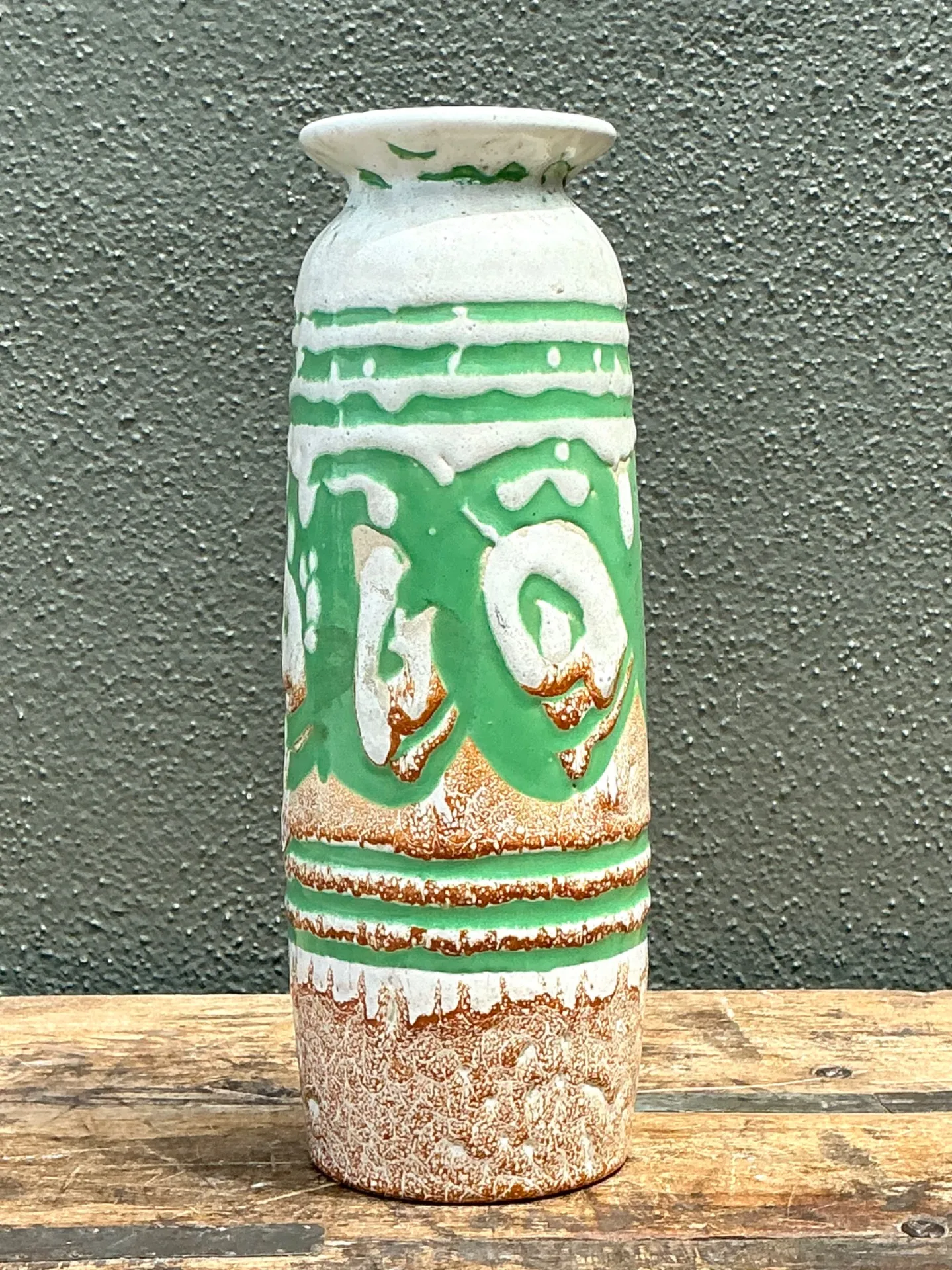 Vintage Hungarian Textured Ceramic Vase — additional photo 3