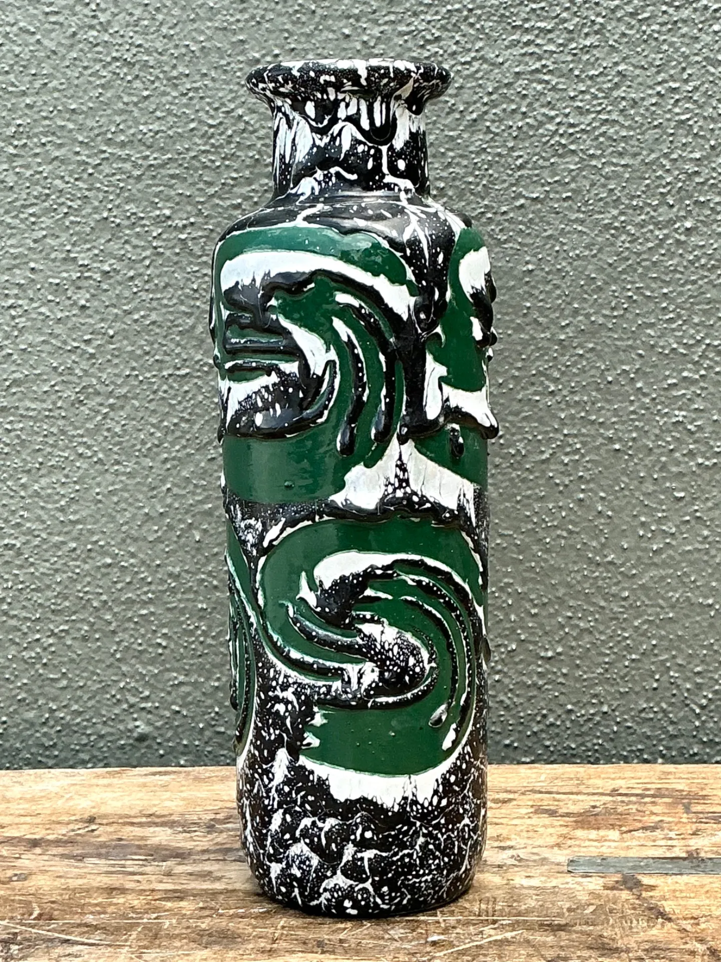Vintage Hungarian Green Ceramic Vase with Abstract Relief — additional photo 6