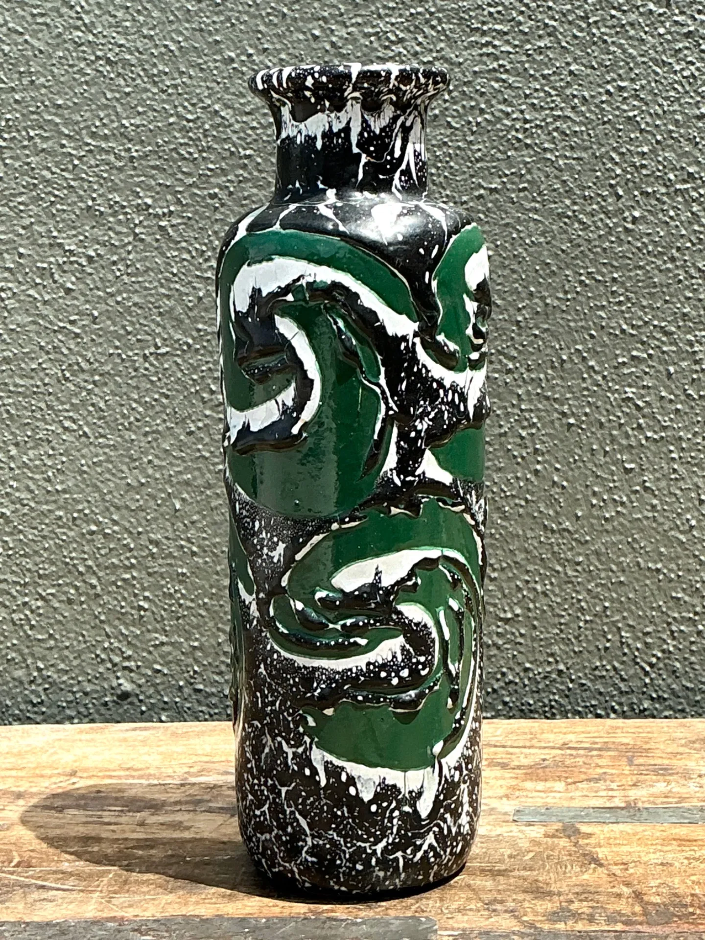 Vintage Hungarian Green Ceramic Vase with Abstract Relief — additional photo 5