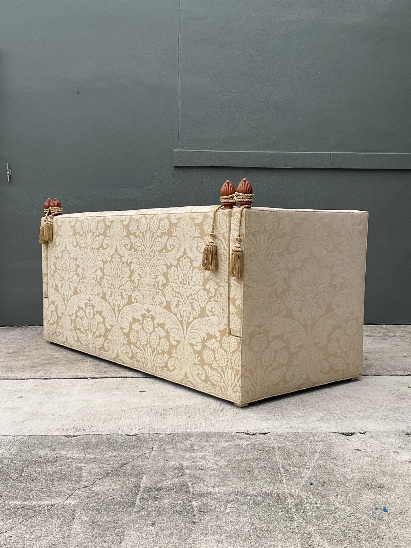 Vintage Edward Ferrell Jacquard Fleur De Lys Knole Sofa — additional photo 2