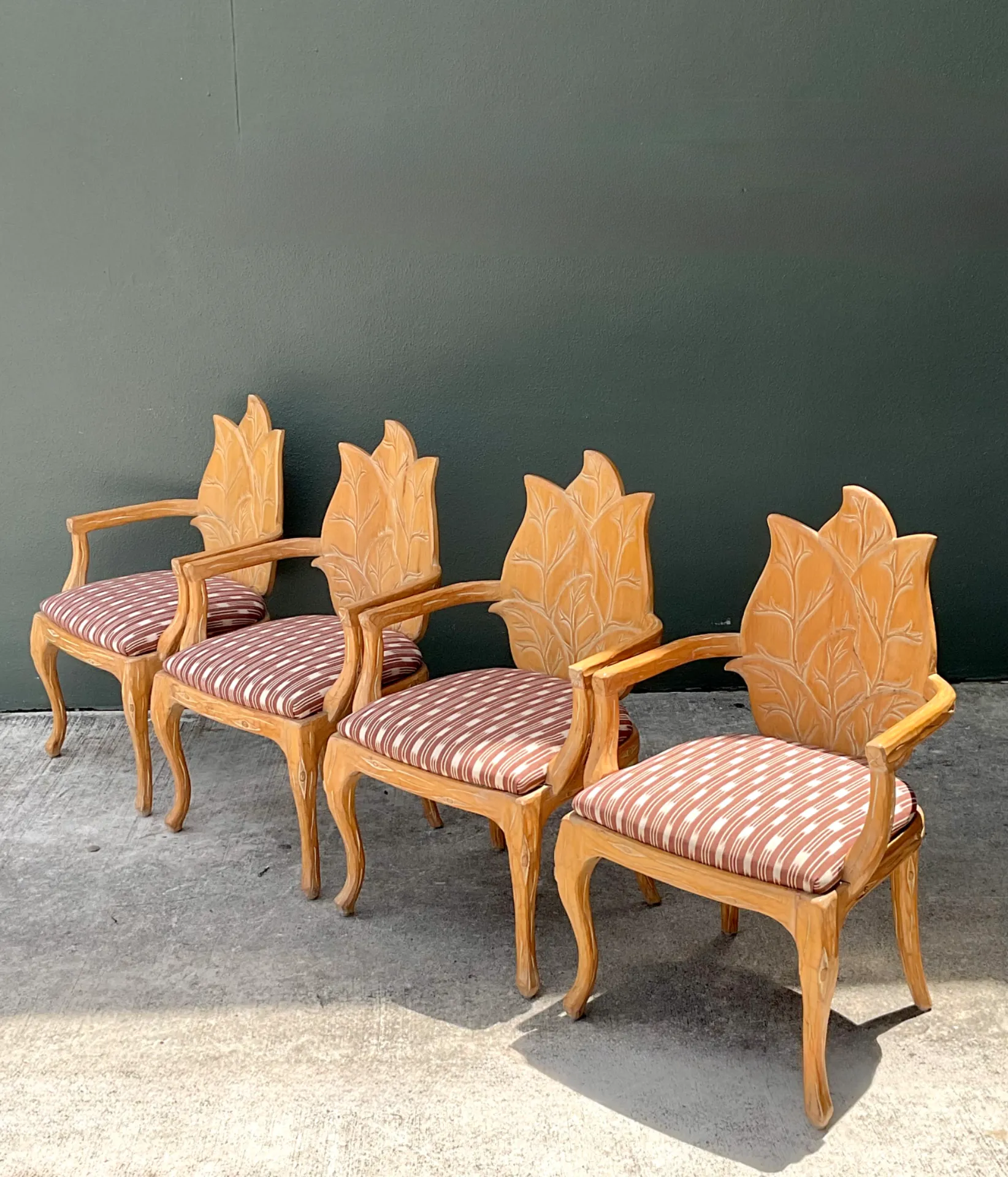 Vintage Carved Wood Leaf Back Chairs - Set of 4 — additional photo 5
