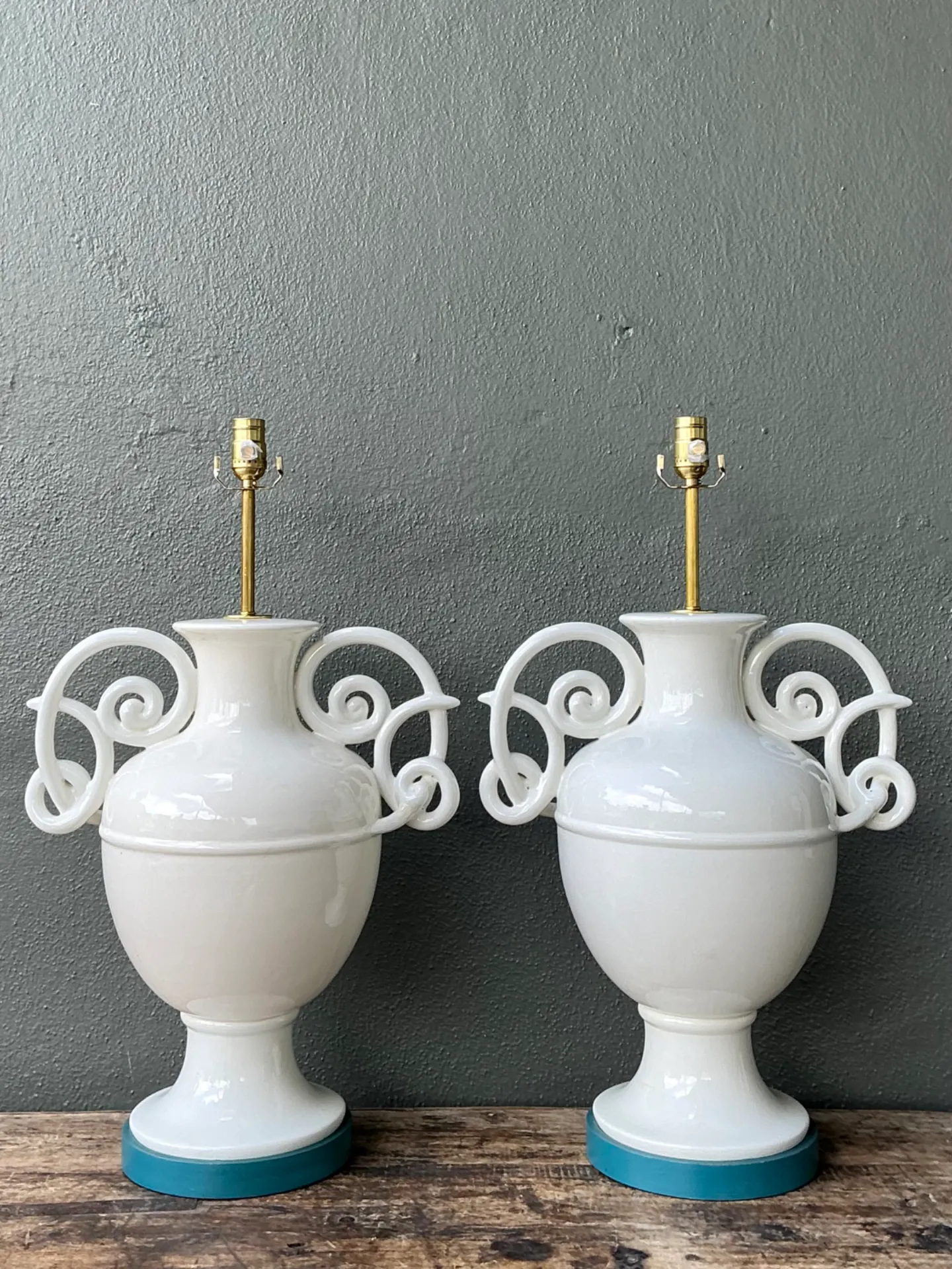 Vintage Italian Bassanello White Ceramic Table Lamps - Pair — additional photo 3