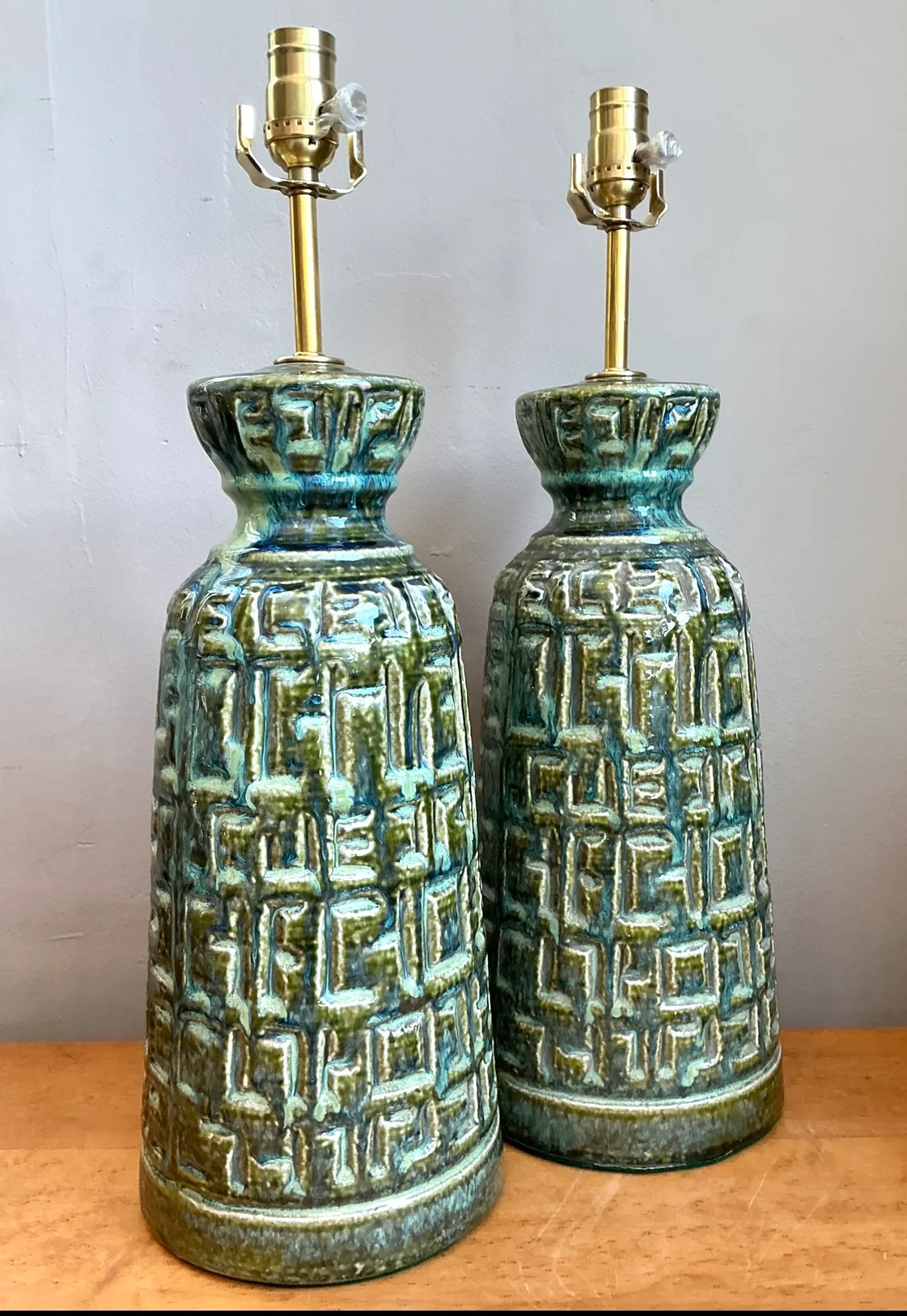 Vintage MCM Green Textured Ceramic Table Lamps — additional photo 2