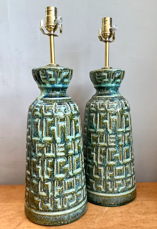 Vintage MCM Green Textured Ceramic Table Lamps — additional photo 1