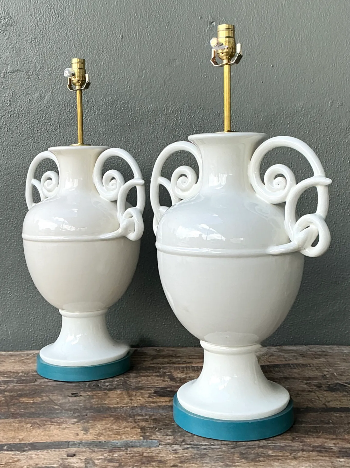 Vintage Italian Bassanello White Ceramic Table Lamps - Pair — additional photo 2