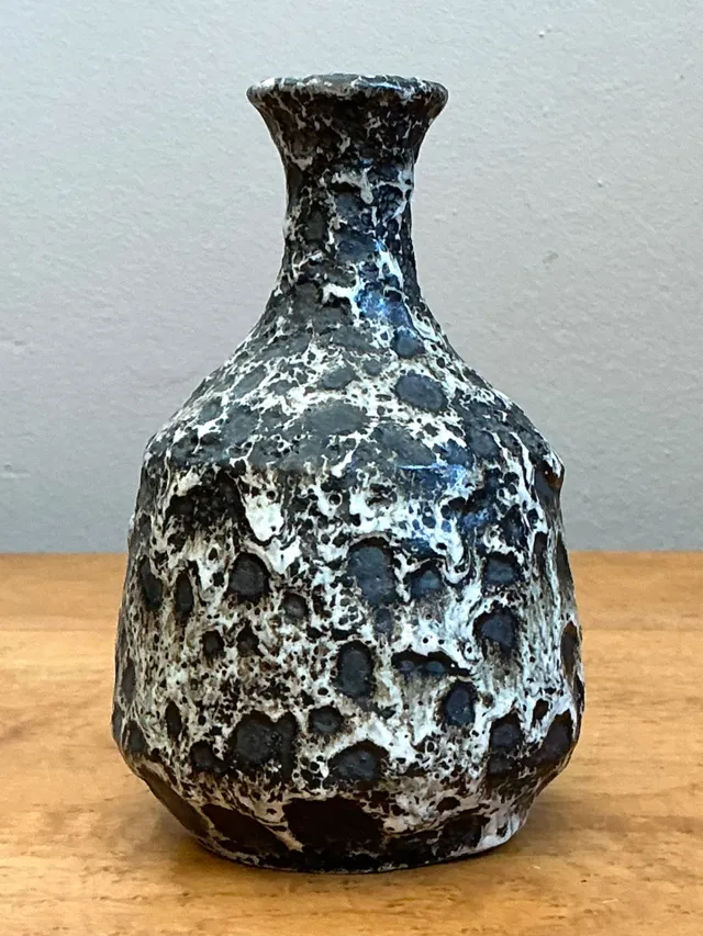 Vintage Black and White Textured Ceramic Vase — additional photo 5