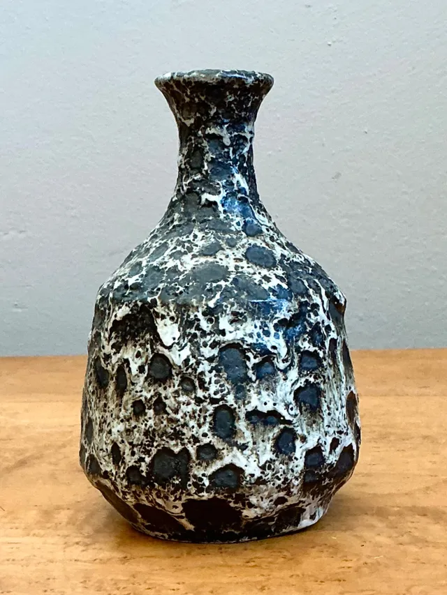 Vintage Black and White Textured Ceramic Vase — additional photo 4