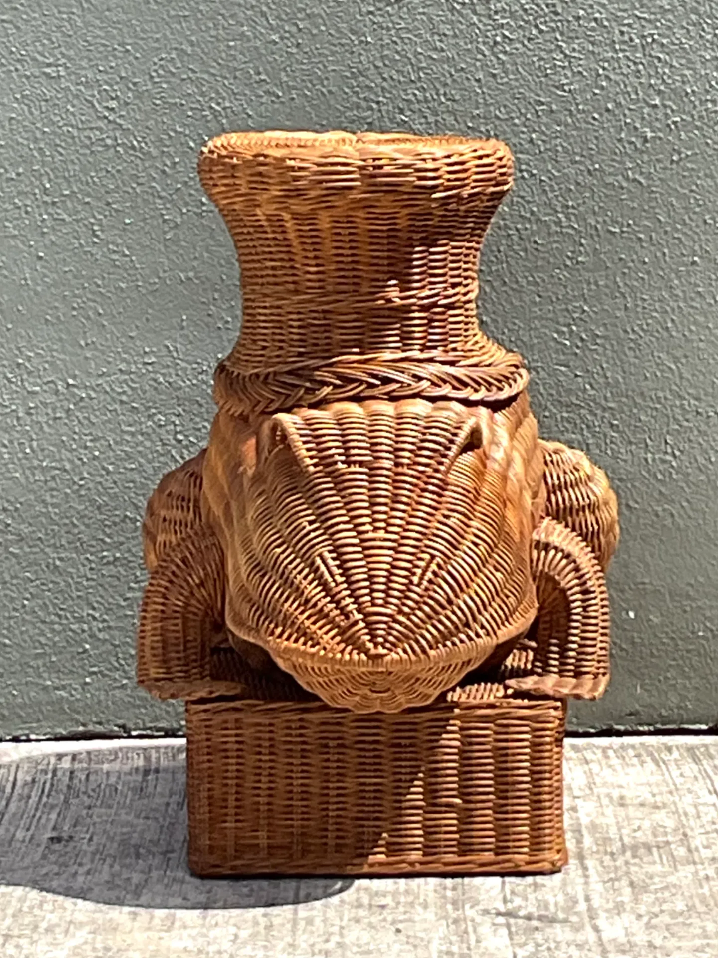 Vintage Woven Rattan Frog Table — additional photo 4