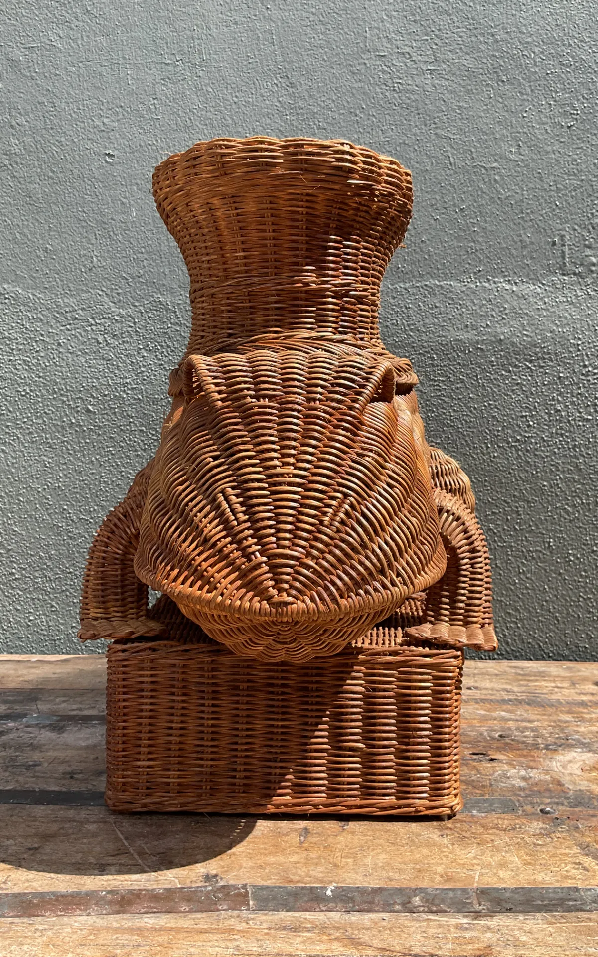 Vintage Woven Rattan Frog Table — additional photo 6