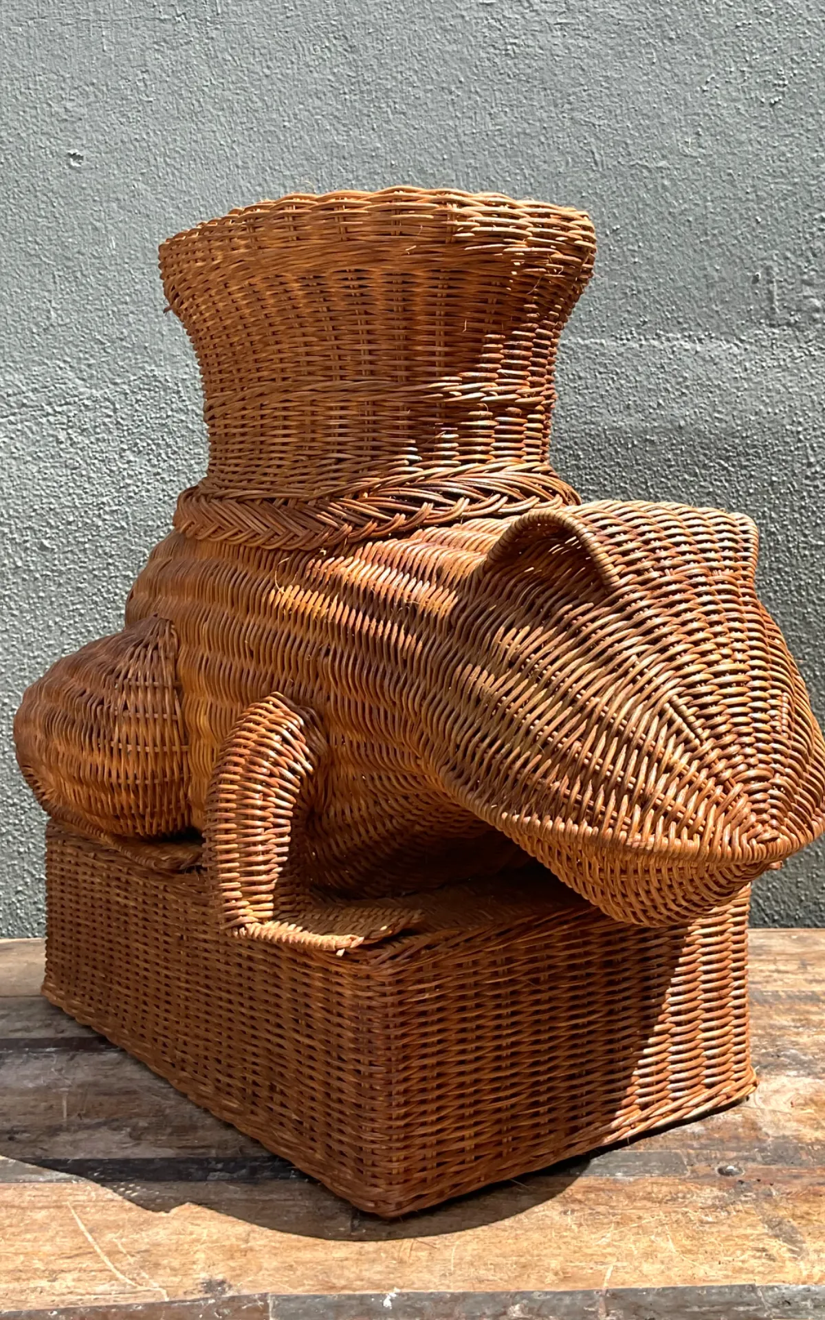 Vintage Woven Rattan Frog Table — additional photo 8