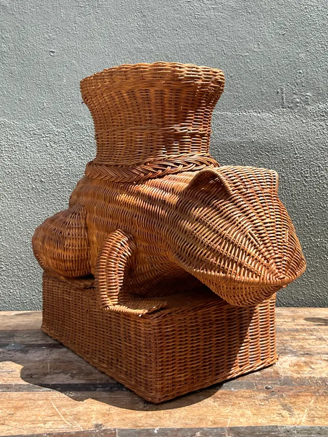 Vintage Woven Rattan Frog Table — additional photo 8