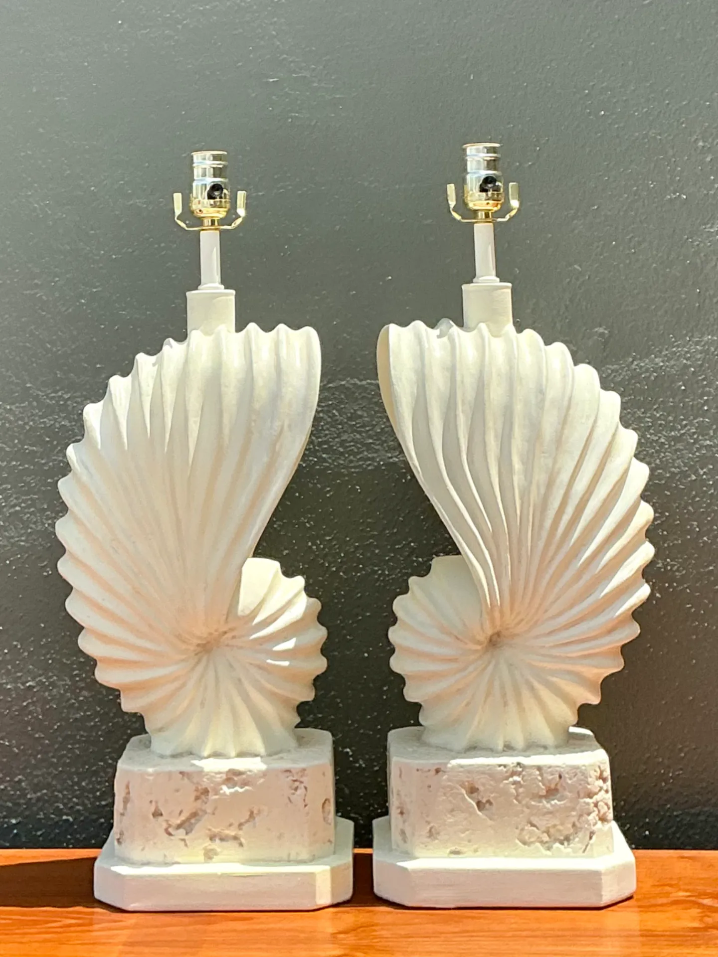 Vintage Plaster Shell Form Table Lamps - Pair — additional photo 7