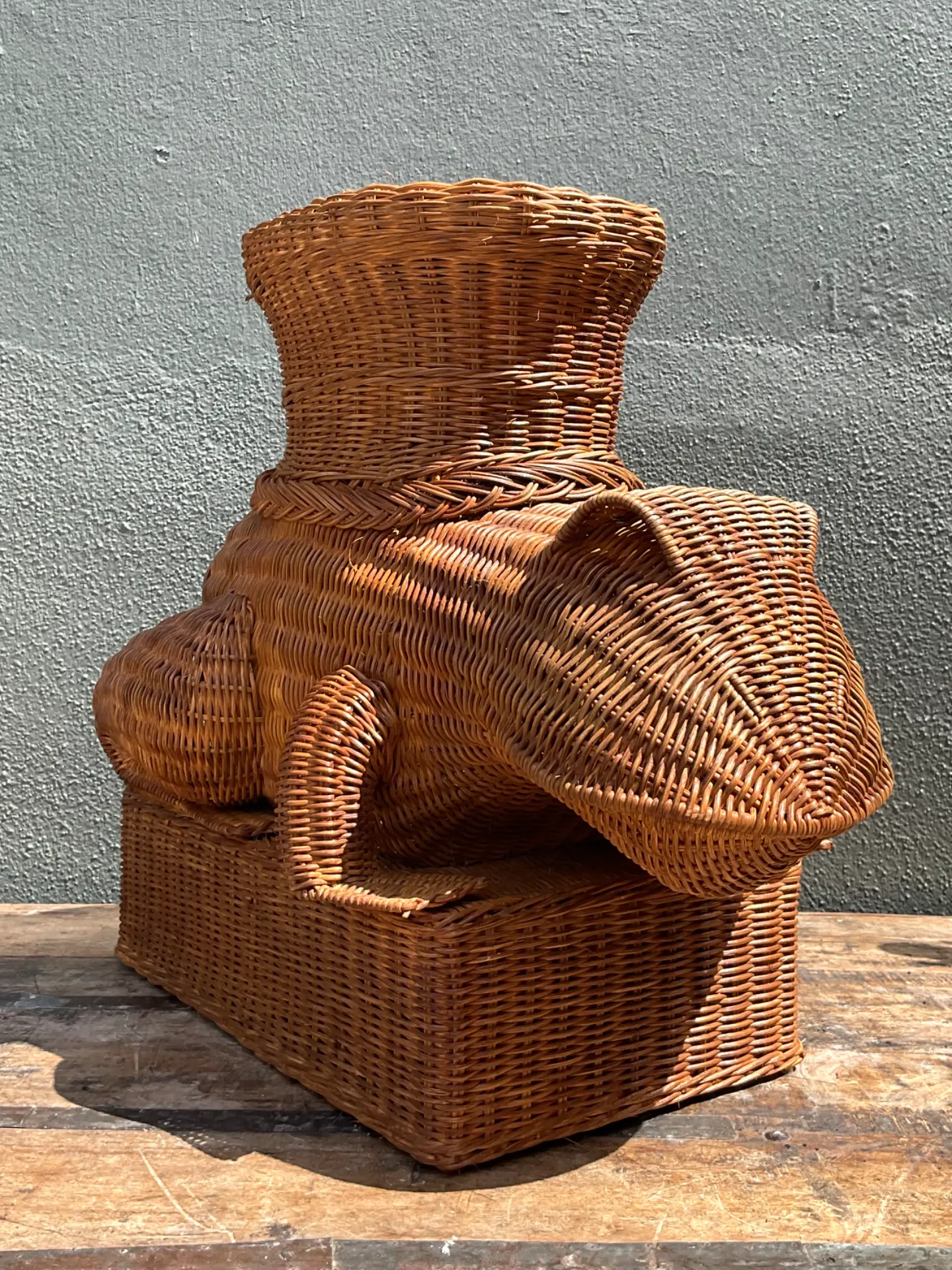 Vintage Woven Rattan Frog Table — additional photo 3