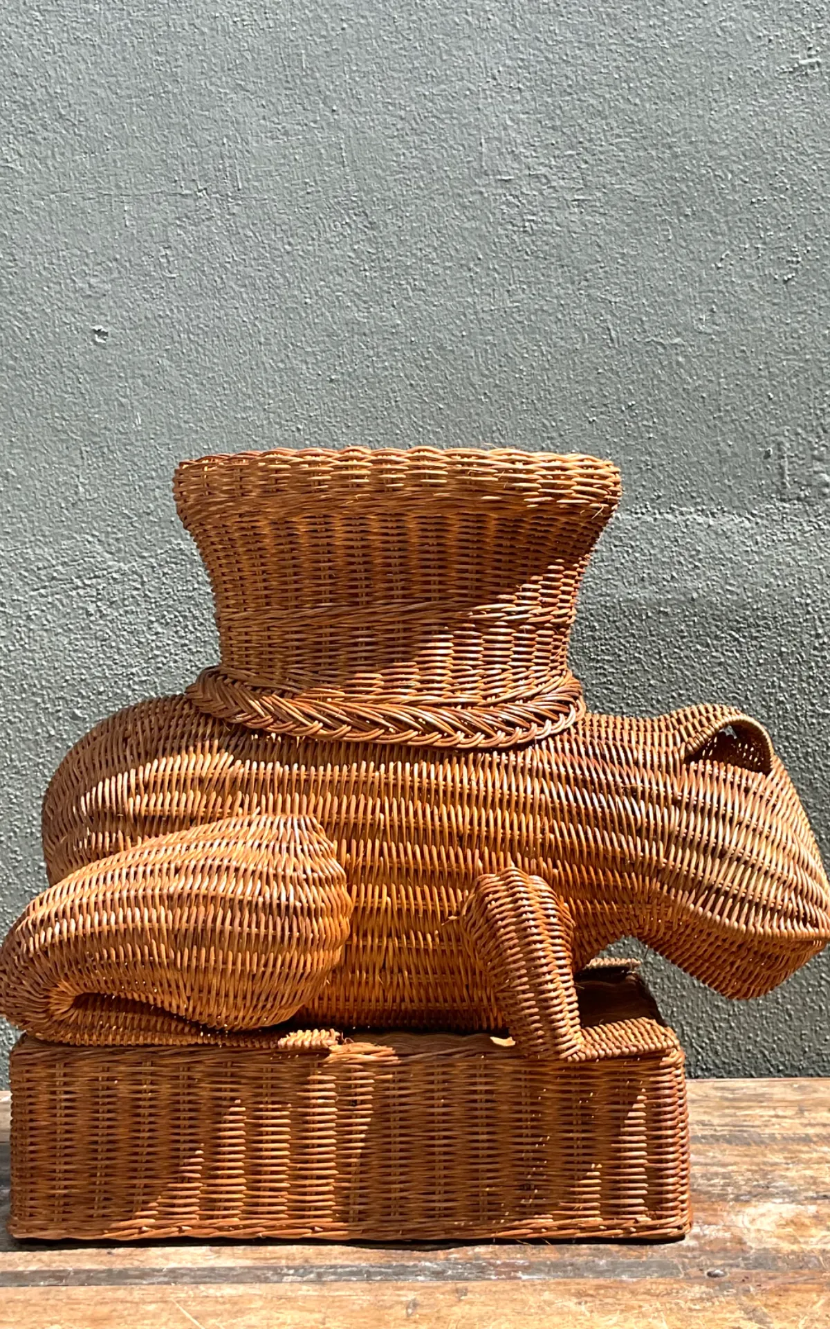 Vintage Woven Rattan Frog Table — additional photo 5